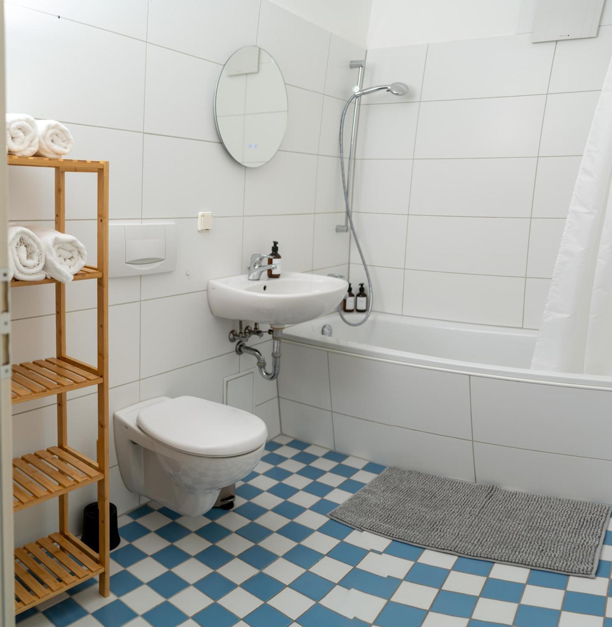 Design Ferienoase Mit Einzelbetten - 2 Schlafzimmer - Waschmaschine - Parkplatz